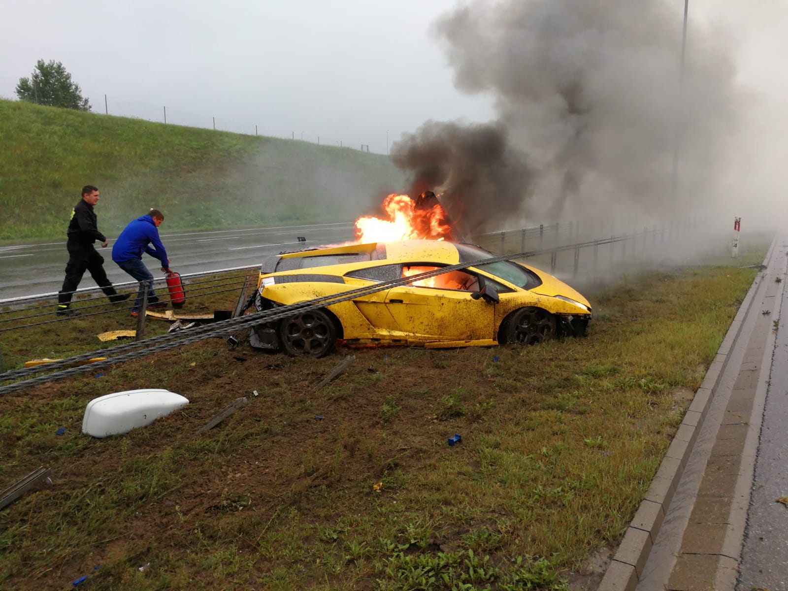 Lamborghini spłonęło na A1